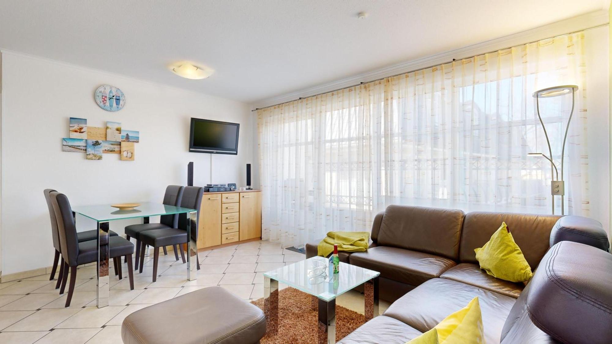 Strandnahe Fewo Mit 2 Schlafzimmern Und Balkon, Koenigin Augusta, Остзебад Бинц Экстерьер фото